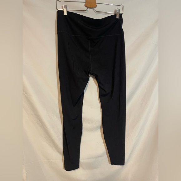 All in Motion Black Leggings with Smooth Fit and Full-Length Design - Picture 5 of 8